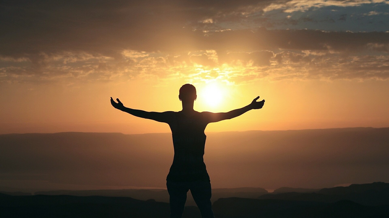 सुबह की 5 आदतें जो आपकी ज़िंदगी बदल सकती हैं – अपनाएं आज से ही