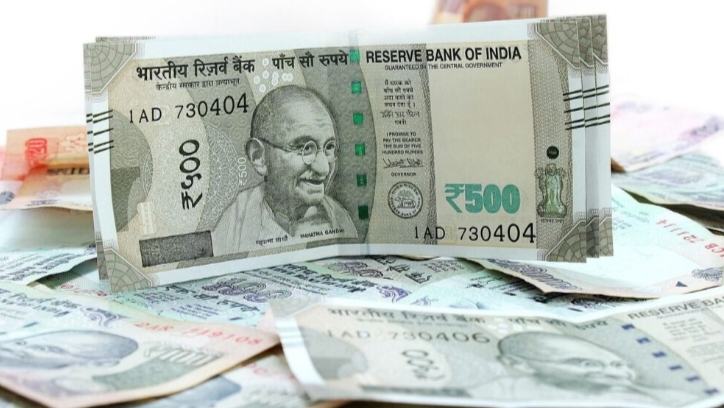 2025 का धन और व्यापार राशिफल: जानिए किस राशि की होगी कमाई और किसे रहना होगा सावधान