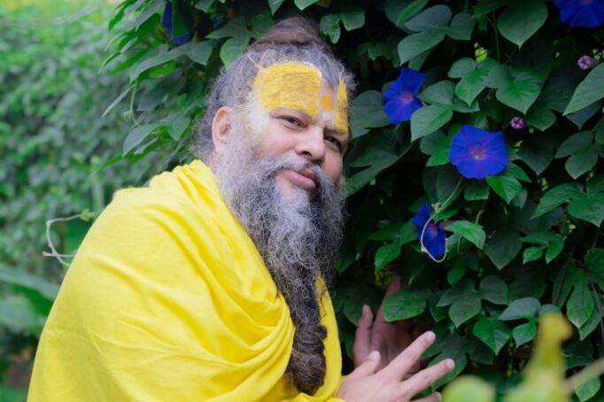 परम पूज्य परम आदरनीय श्री प्रेमानंद जी महाराज चित्र।