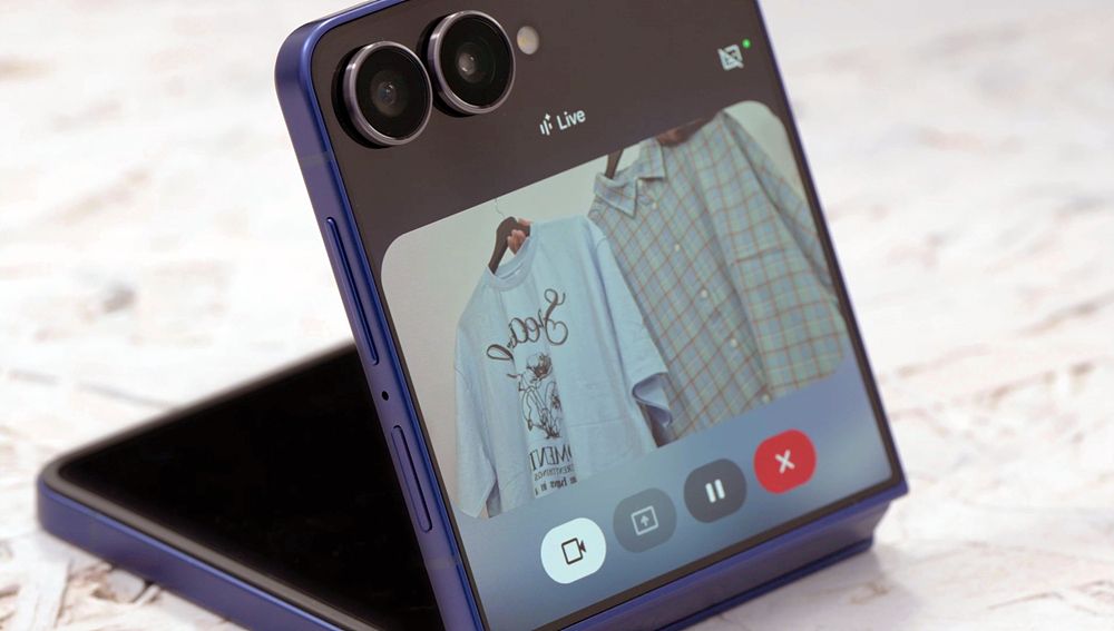 Galaxy Z Fold 7 rear camera setup with 200MP sensor and 8K recording. Image source: Samsung Newsroom