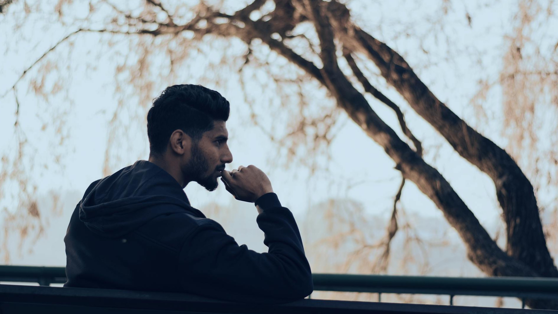 क्या आपके दिमाग में बार-बार नकारात्मक विचार आ रहे हैं? ये पानी की कमी का संकेत हो सकता है