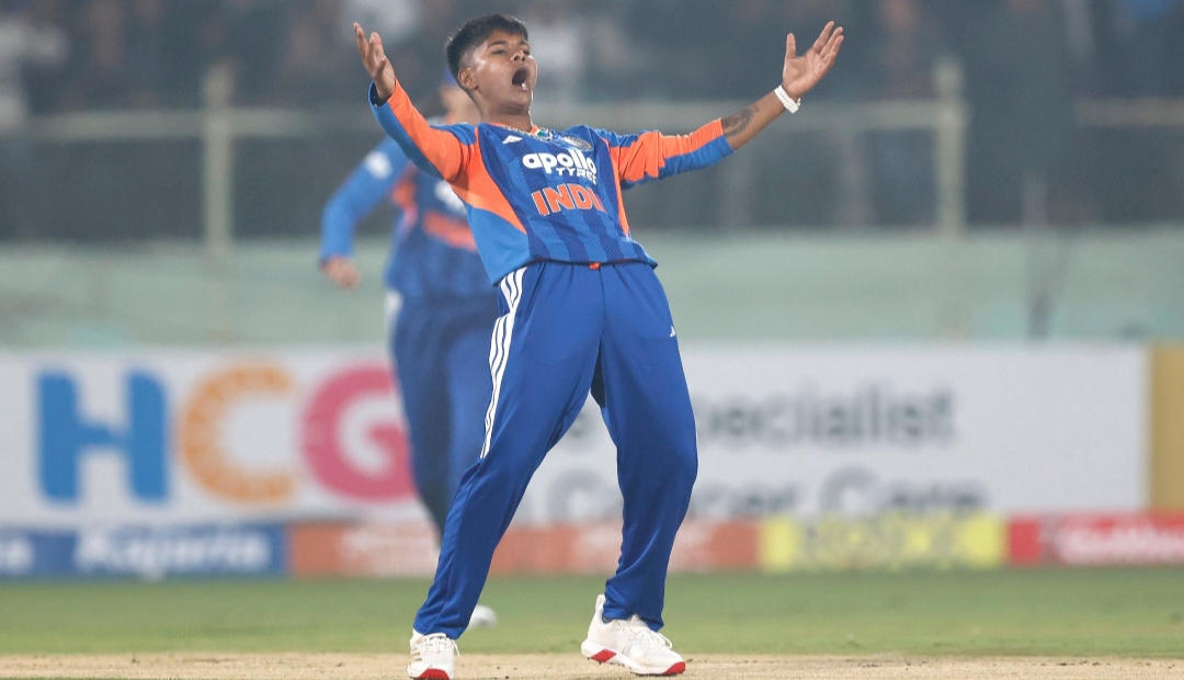 IND-W vs SL-W 1st T20I LIVE: क्रांति गौड़ ने उड़ाया चमारी अथापथु का स्टंप, वैष्णवी शर्मा का डेब्यू, श्रीलंका शुरुआती झटकों में