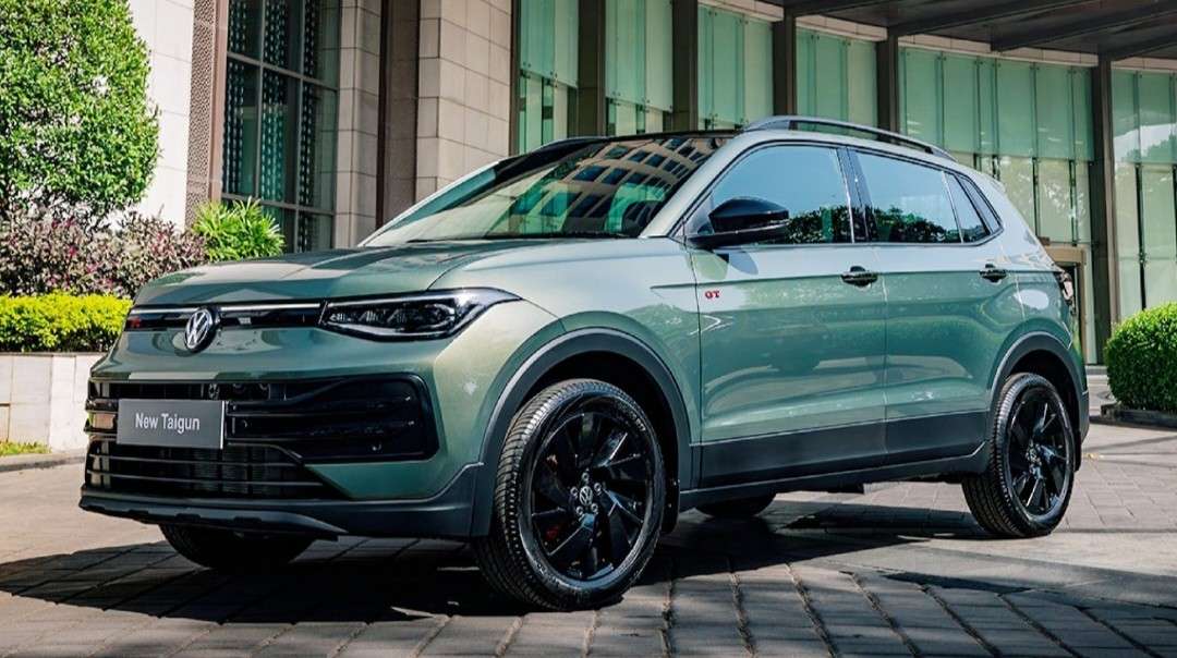 Front view of new Volkswagen Taigun Facelift 2026 in Lava Blue color